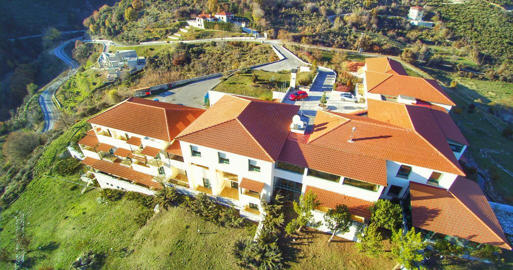 Avaris Hotel Karpenísion Exterior foto